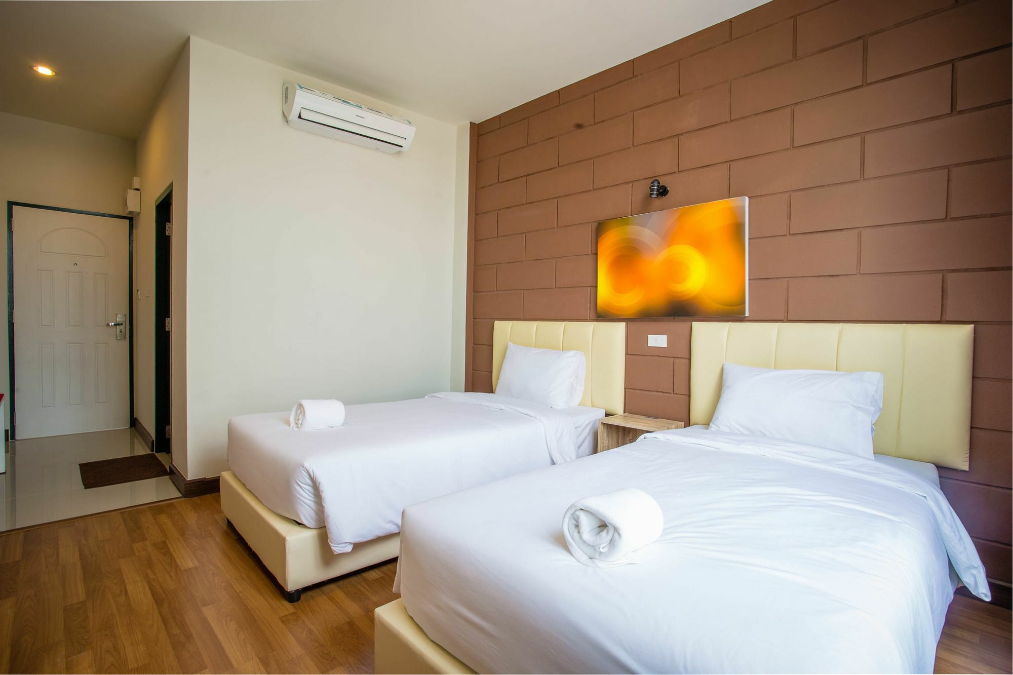 The Zell Hotel Buriram Buitenkant foto