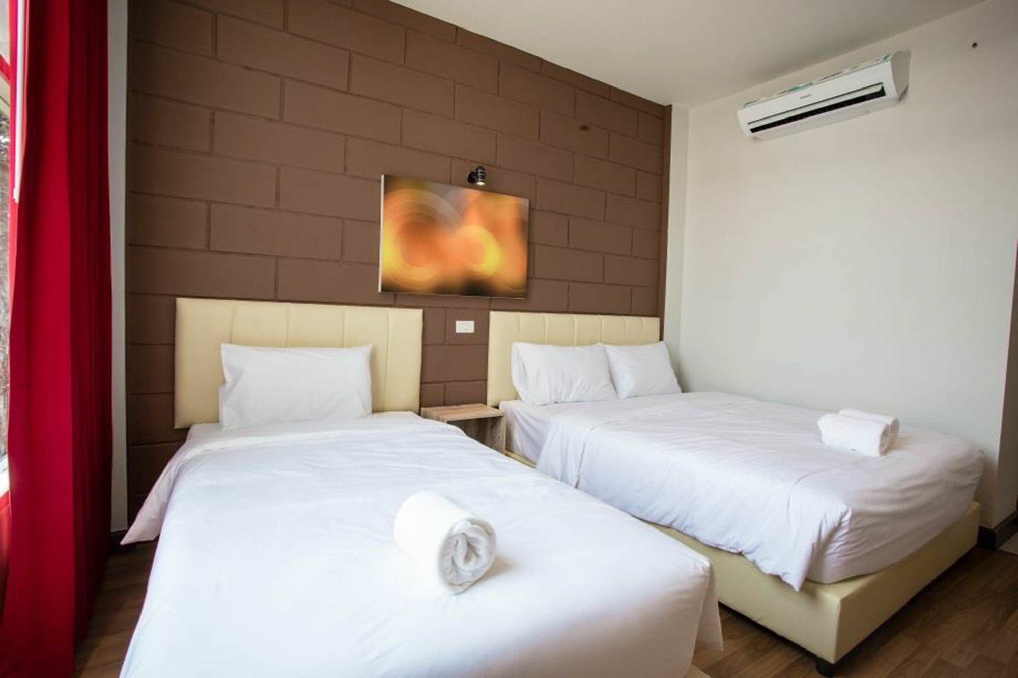 The Zell Hotel Buriram Buitenkant foto