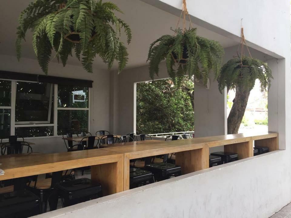 The Zell Hotel Buriram Buitenkant foto